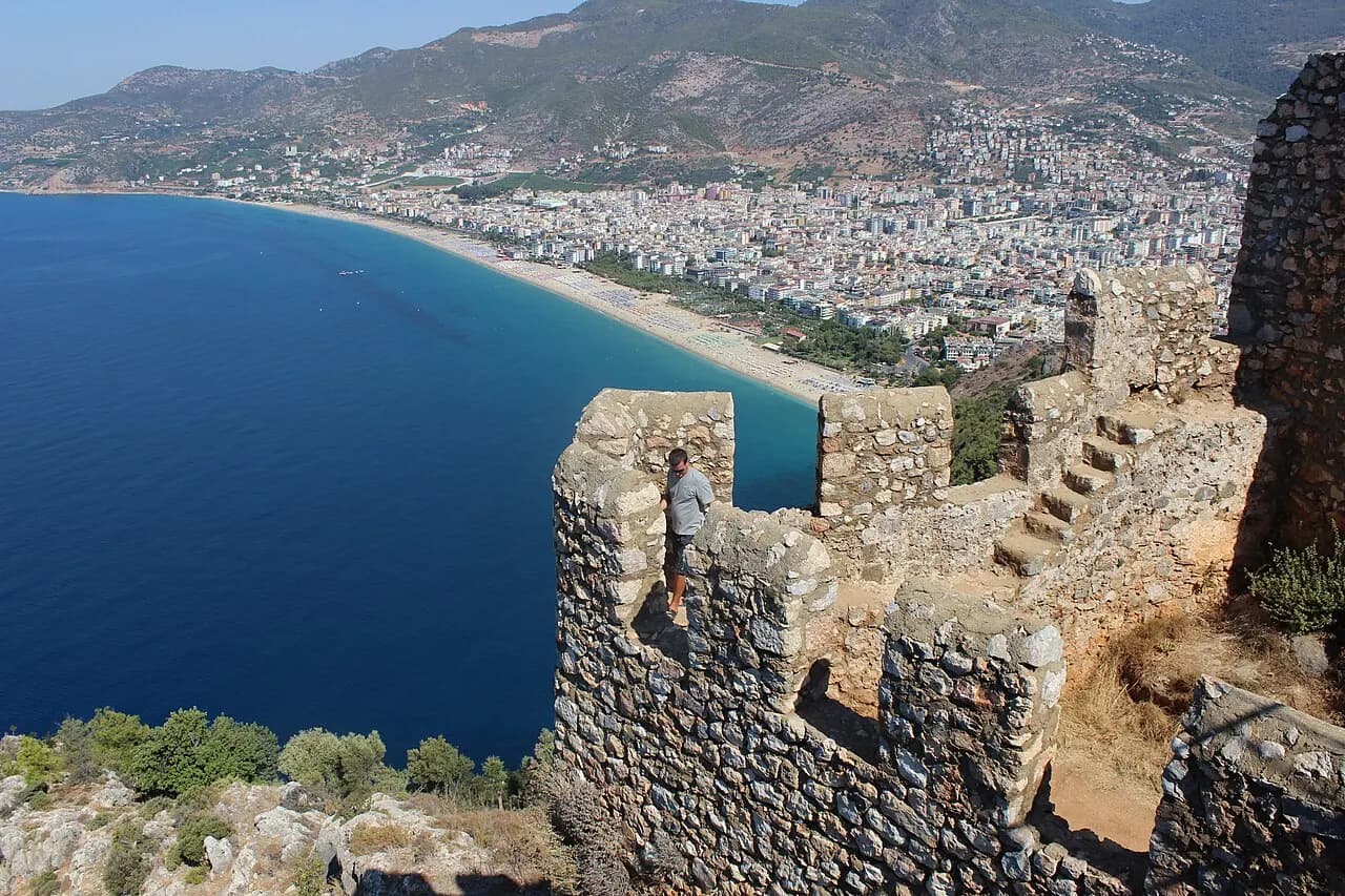 İncekum Plajı altın kumları
