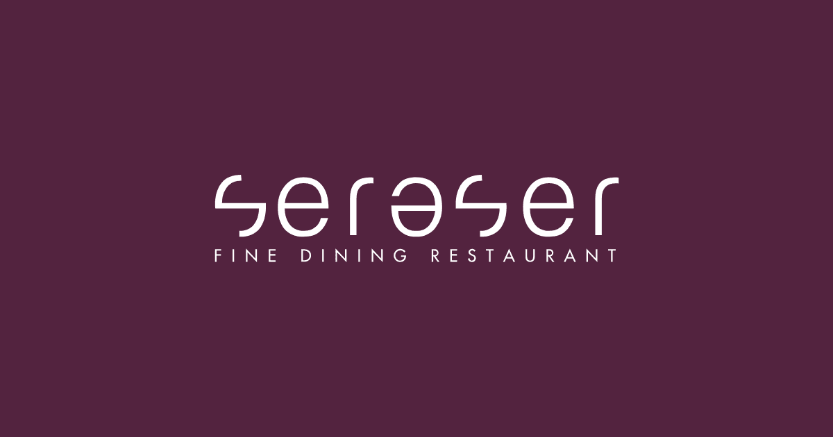 Seraser Fine Dining tarihi konak avlusu ve mum ışığı masaları